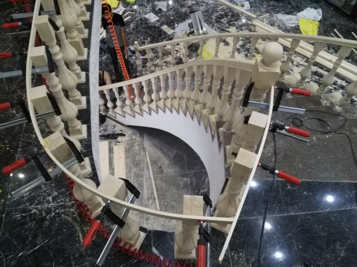 راهنمای کامل خم کردن چوب برای نرده